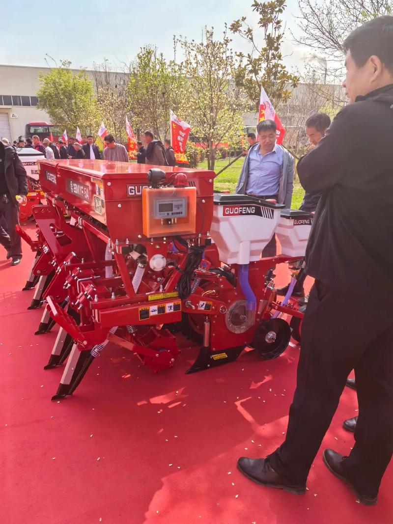 國豐玉米精播機(jī) 農(nóng)業(yè)機(jī)械界的搶手貨